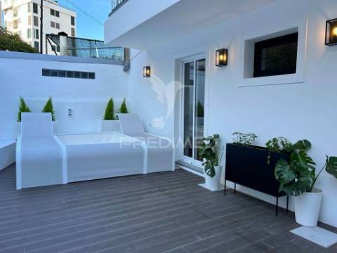 Apartamento t2 com logradouro no centro do funchal