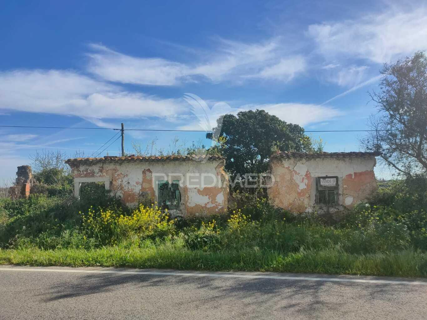 Terreno urbano com ruína - d. fernando, achete