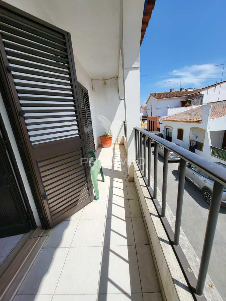 Moradia com comercio em castro verde