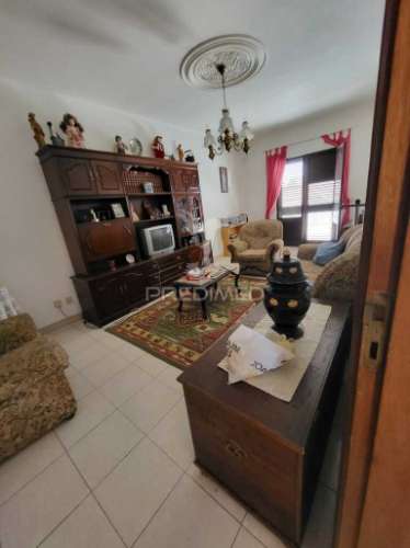 Moradia com comercio em castro verde