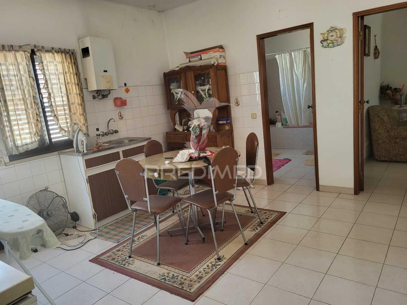Moradia com comercio em castro verde