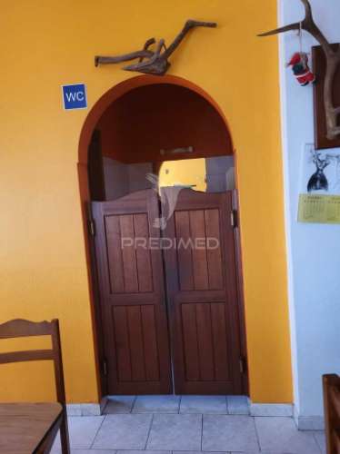 Moradia com comercio em castro verde