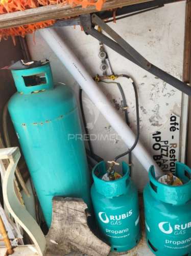 Moradia com comercio em castro verde