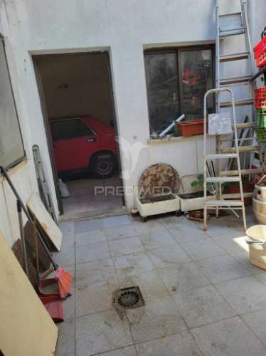 Moradia com comercio em castro verde