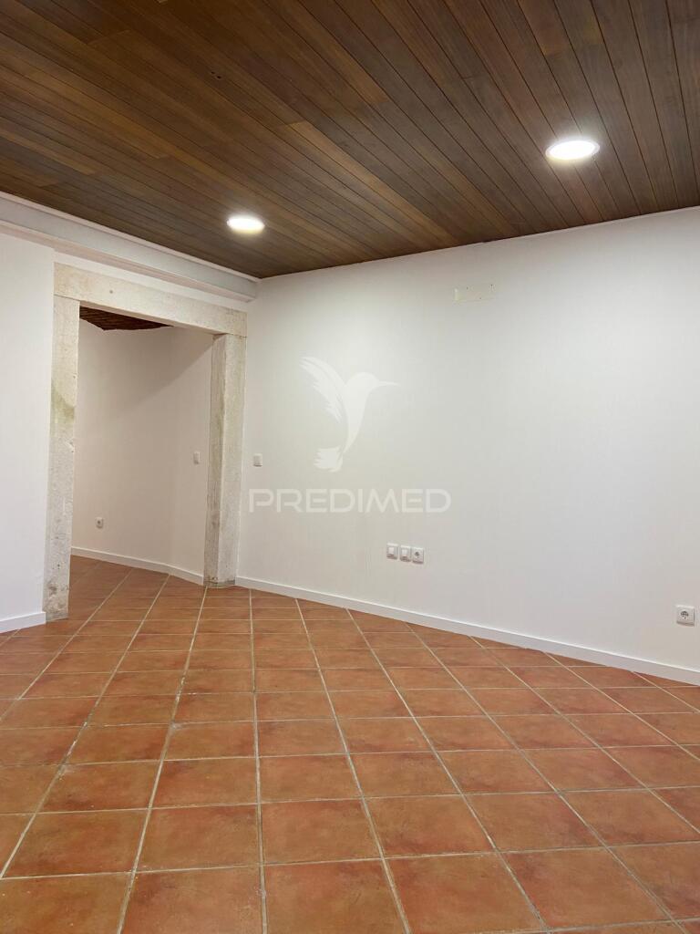 Apartamento t2 com 176mt2 e logradouro