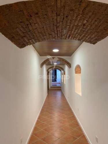 Apartamento t2 com 176mt2 e logradouro