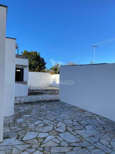 Apartamento t2 com 176mt2 e logradouro