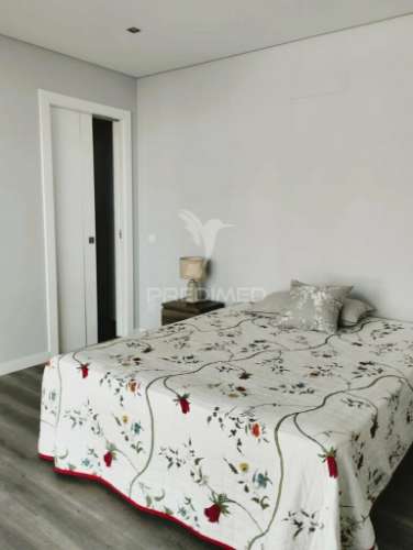 Luxuosa moradia t4