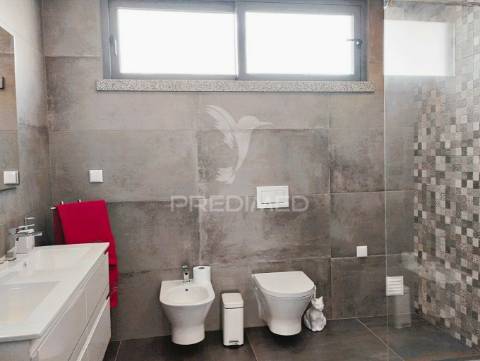 Luxuosa moradia t4