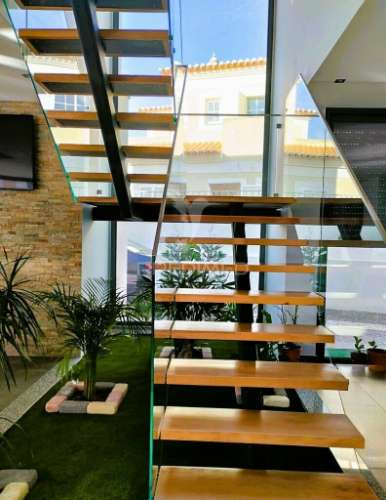 Luxuosa moradia t4