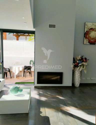 Luxuosa moradia t4