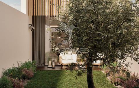 The light home – moradia t3 no coração da cidade, junto ao bairro da beira mar
