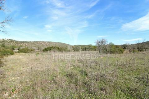 Terreno rustico com 8000 m2 em paderne