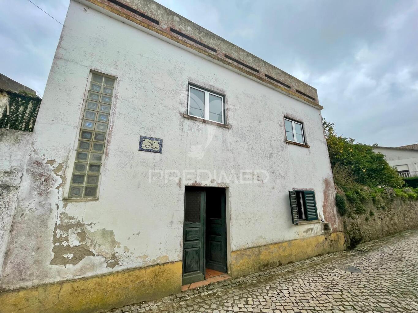 Moradia t2 para recuperar em pragança (cadaval)