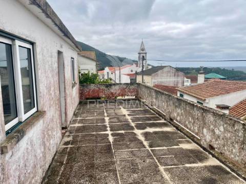 Moradia t2 para recuperar em pragança (cadaval)