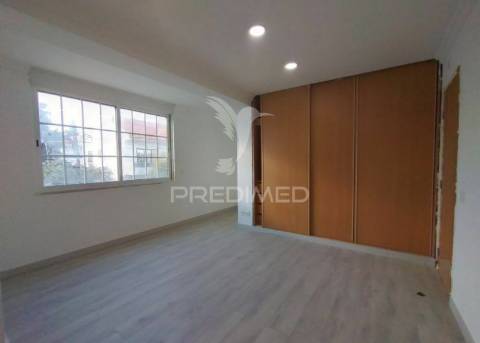 Moradia t3 + 3 com um otimo  terraço
