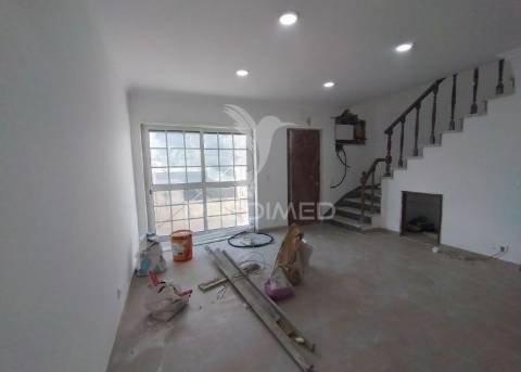Moradia t3 + 3 com um otimo  terraço