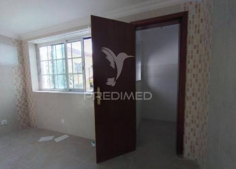 Moradia t3 + 3 com um otimo  terraço