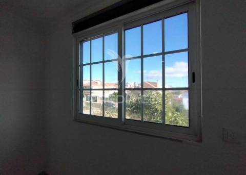 Moradia t3 + 3 com um otimo  terraço