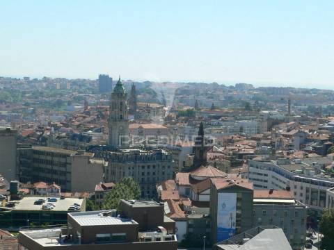T5 na baixa do porto com sala de 60/90m2