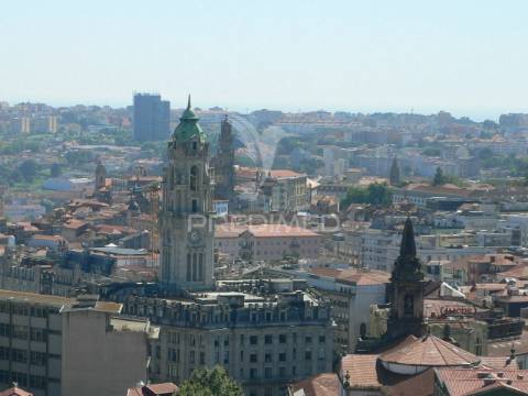 T5 na baixa do porto com sala de 60/90m2