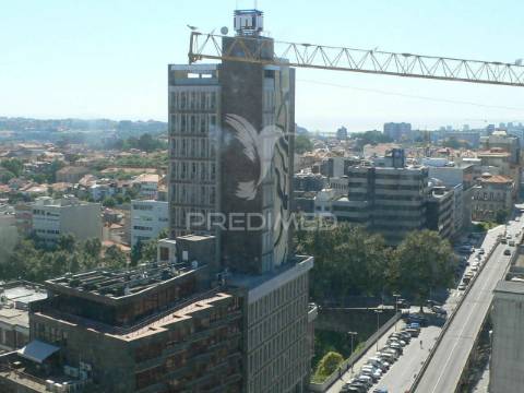 T5 na baixa do porto com sala de 60/90m2