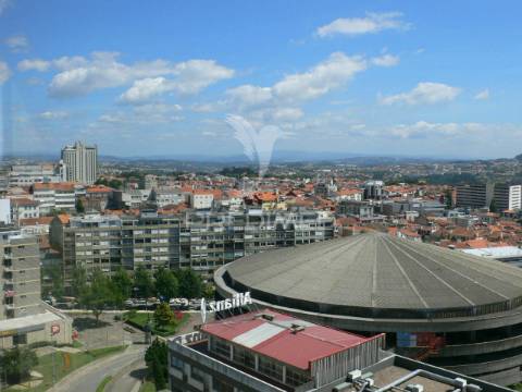 T5 na baixa do porto com sala de 60/90m2