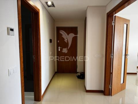 Apartamento t4 serra da amoreira com 2 terraços e vista panorâmica