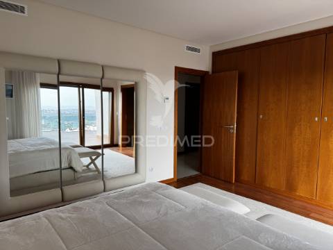 Apartamento t4 serra da amoreira com 2 terraços e vista panorâmica