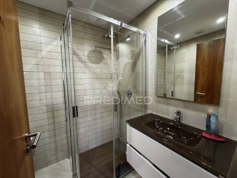 Apartamento t4 serra da amoreira com 2 terraços e vista panorâmica
