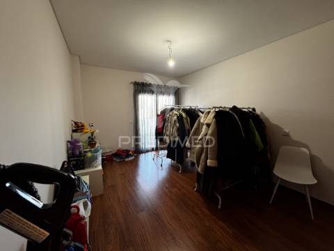 Apartamento t4 serra da amoreira com 2 terraços e vista panorâmica