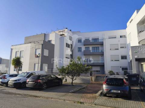 Apartamento t1 com terraço