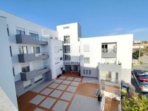 Apartamento t1 com terraço