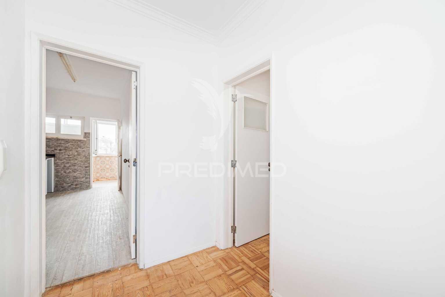 Apartamento t3 | madorna | parede