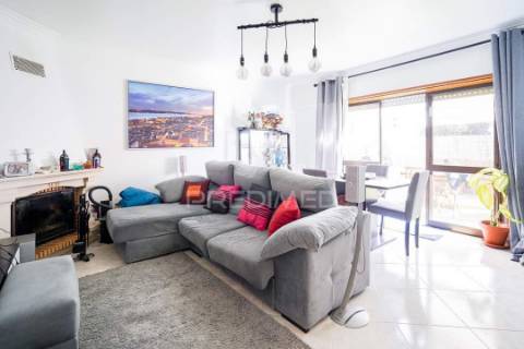 Apartamento t2 | massamá | 1 lugar de garagem | terraço