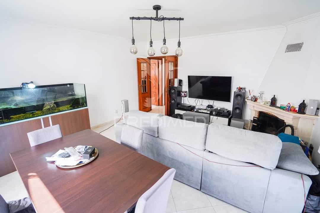 Apartamento t2 | massamá | 1 lugar de garagem | terraço