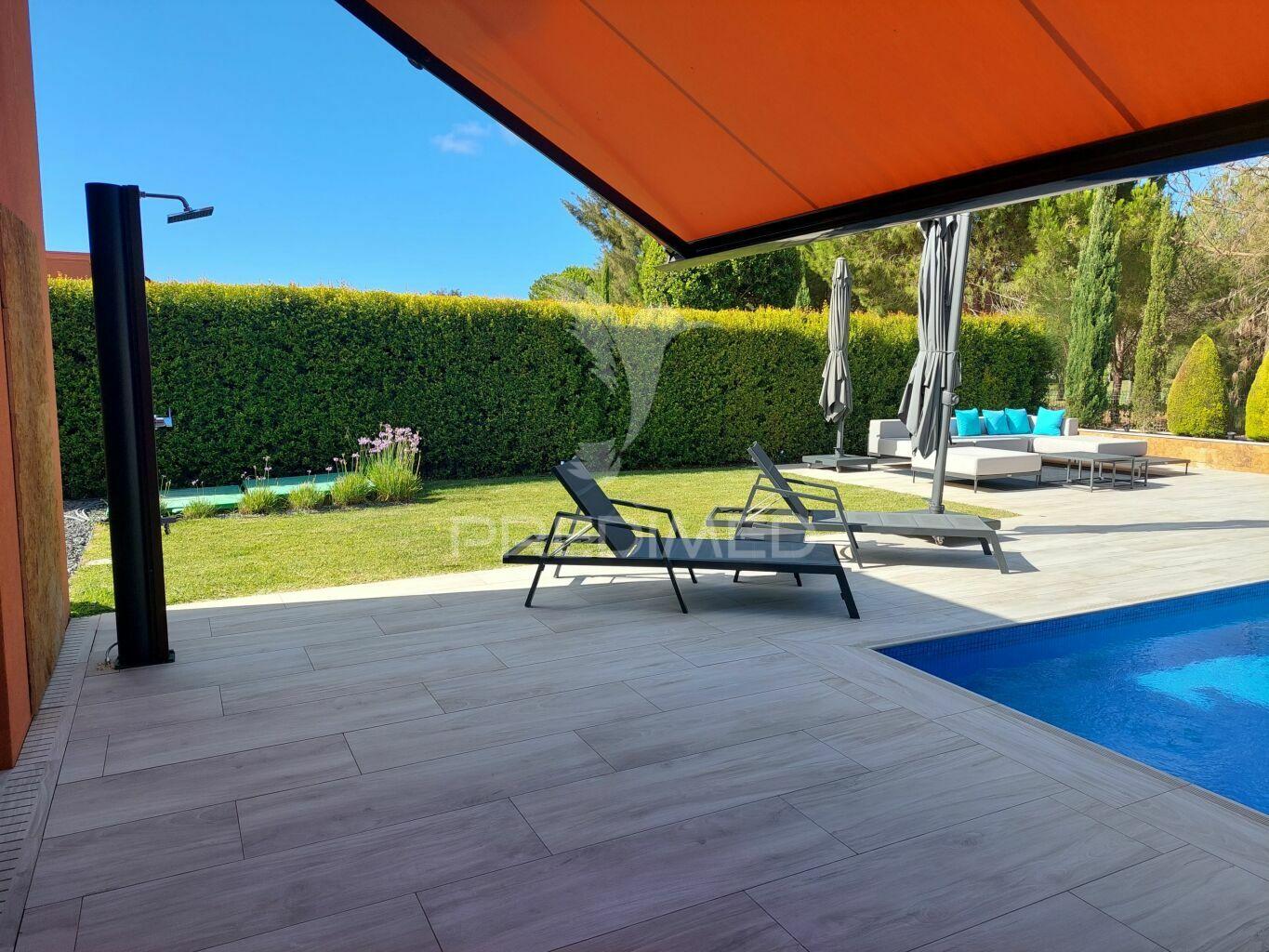 Vilmoura -moradia com piscina aquecida e vista golfe