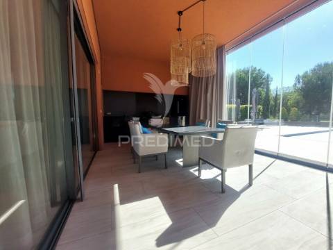 Vilmoura -moradia com piscina aquecida e vista golfe