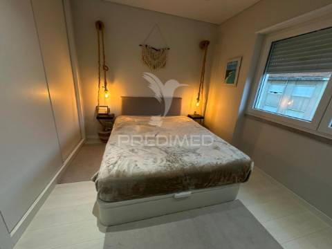 Apartamento t2 remodelado seixal perto dos barcos