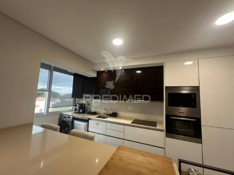Apartamento t2 remodelado seixal perto dos barcos