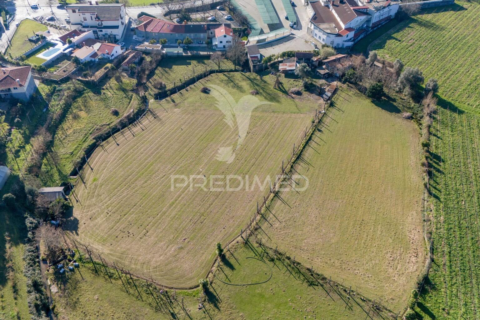 Quinta para restauro, em amares (24.740m2)