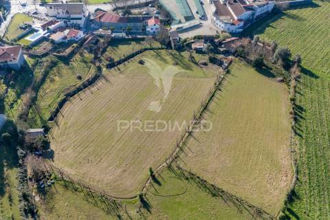 Quinta para restauro, em amares (24.740m2)