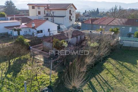 Quinta para restauro, em amares (24.740m2)