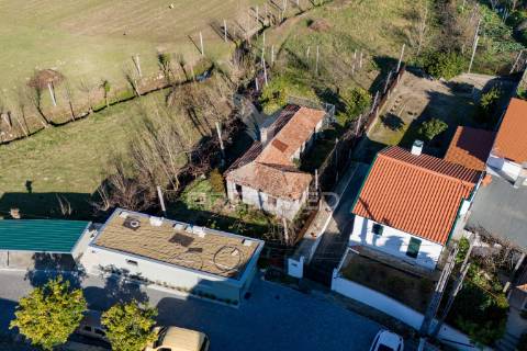 Quinta para restauro, em amares (24.740m2)
