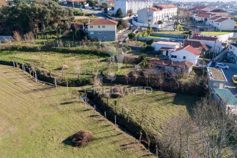 Quinta para restauro, em amares (24.740m2)