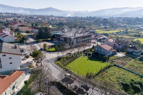 Quinta para restauro, em amares (24.740m2)