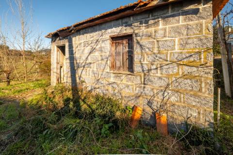Quinta para restauro, em amares (24.740m2)