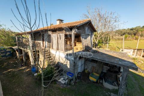 Quinta para restauro, em amares (24.740m2)