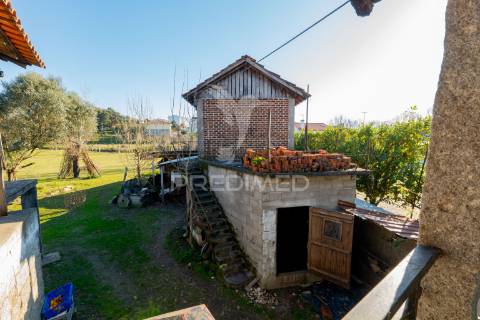 Quinta para restauro, em amares (24.740m2)
