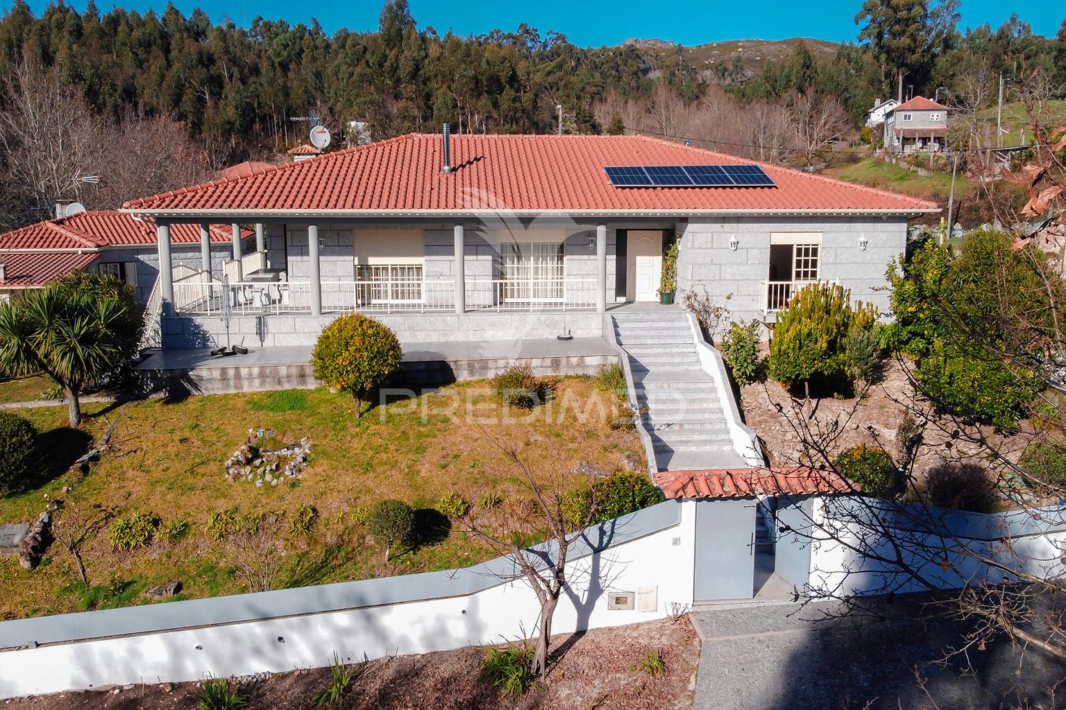 Moradia t4 + anexo t1 - fafe (1.3 ha)